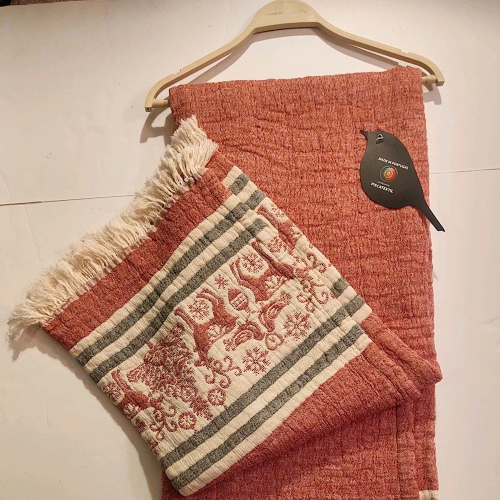 🎁Piscatextil Holiday Throw Blanket - Red Heather with Stripes & Adornments